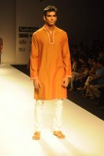 Model walk the ramp for Rajvi Mohan at Van Heusen India Mens Week Day 2 on 3rd Sept 2011 (38).JPG